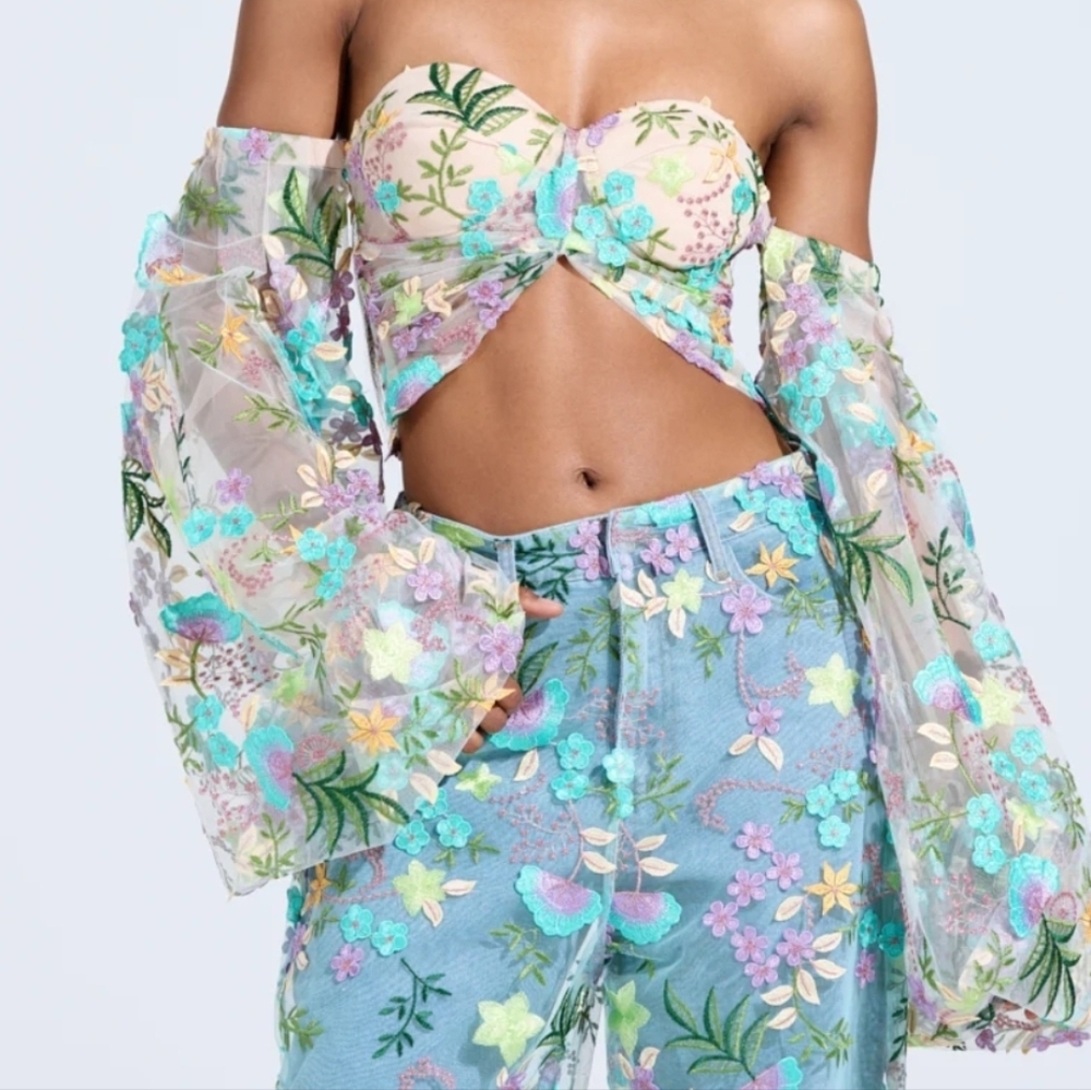 AKIRA Pastel Floral Off-Shoulder Crop Top in Aqua, Lavender & Cream NWT